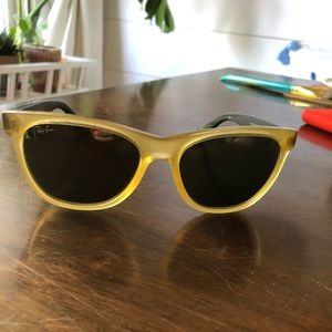 Ray Ban Wayfarer RB 4184